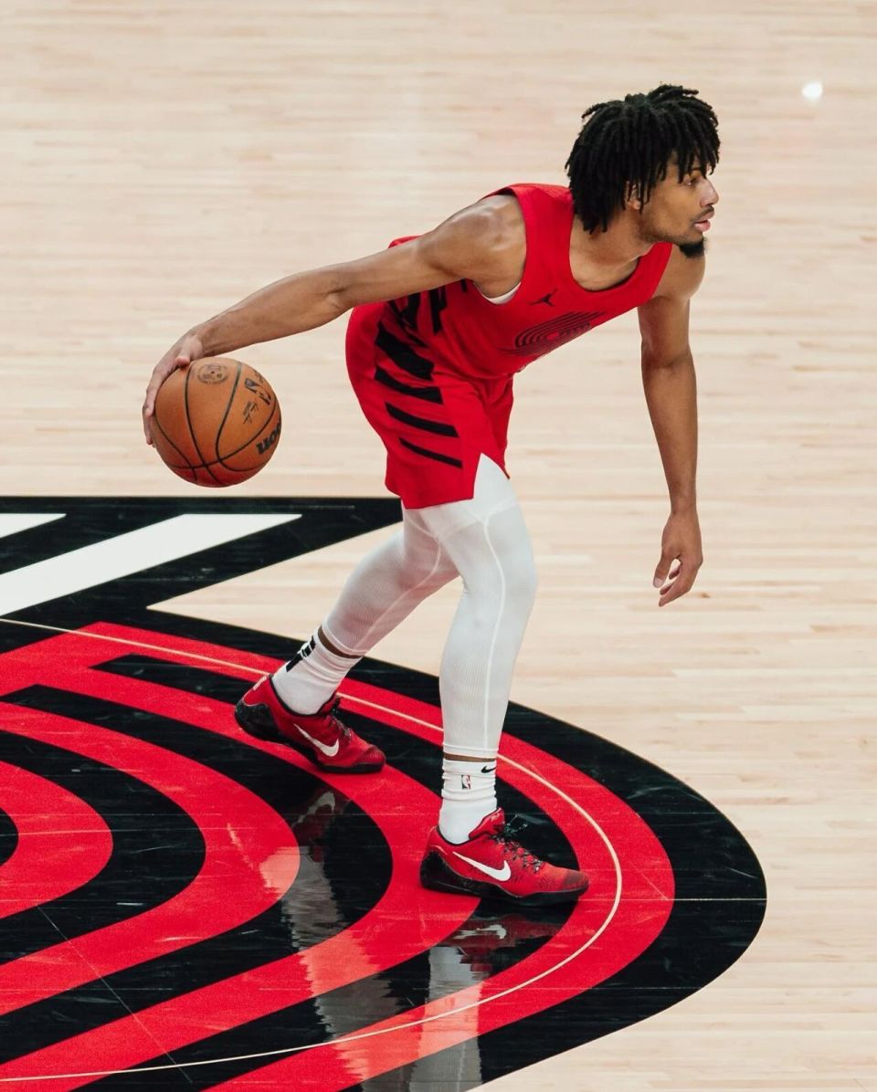 条件也摆在, 步升级