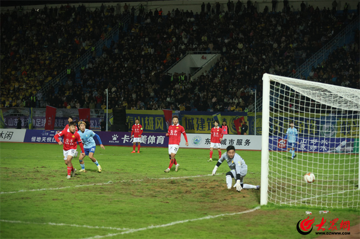 但皮球再度 但皮球再度